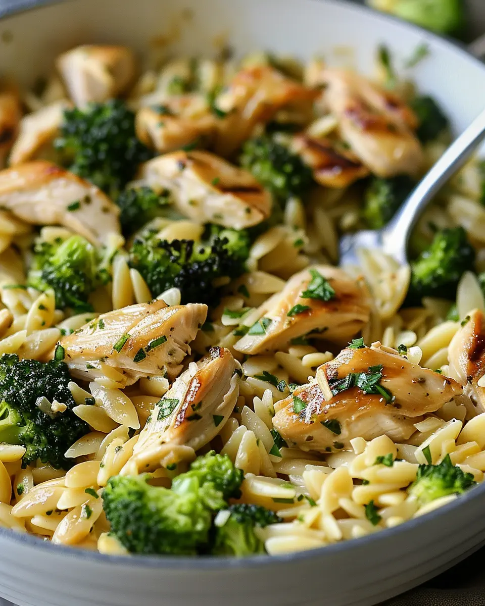 Cheesy Chicken Broccoli Orzo: The Easy Comfort Food Delight