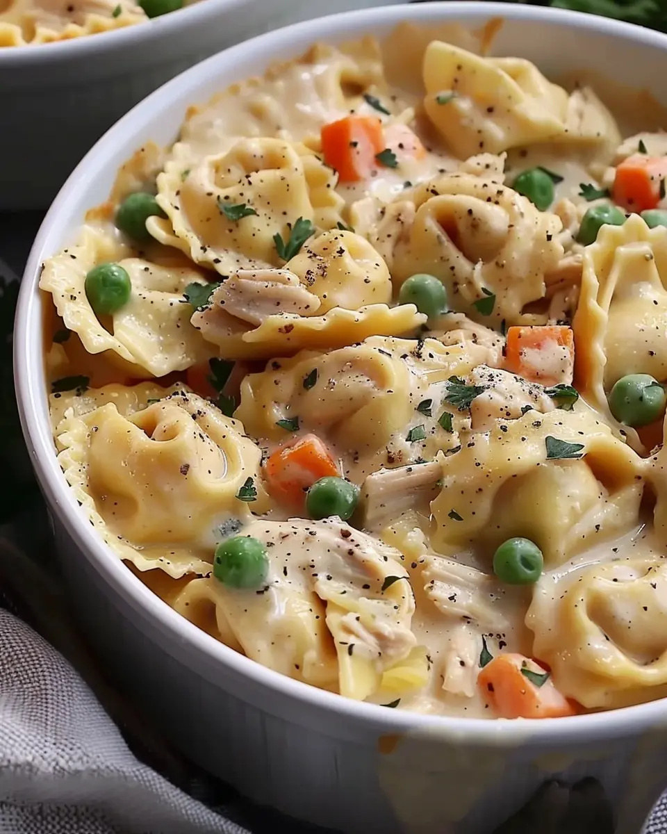 Crockpot Cheddar Chicken Pot Pie Tortellini: Easy Comfort Food Delight